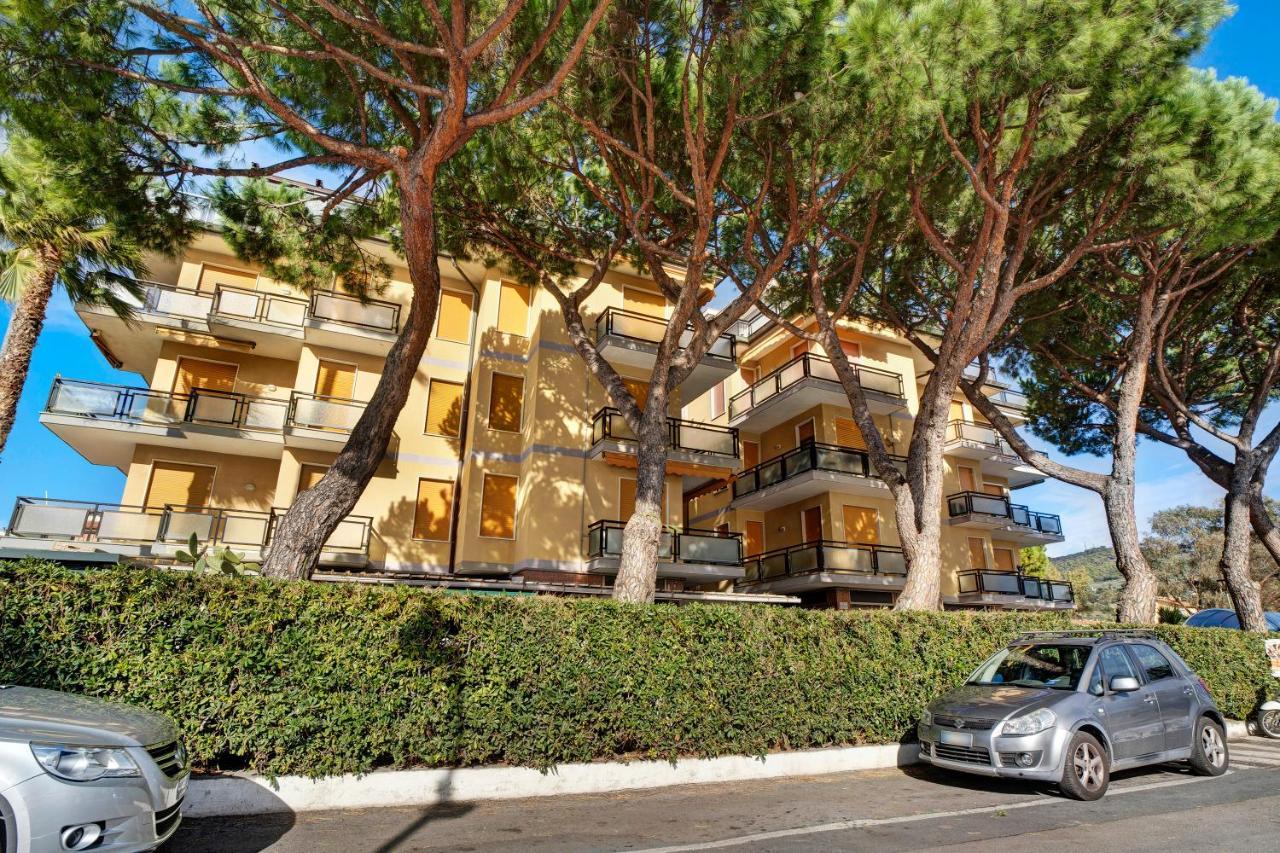 Casa Laura Elena Apartment San Bartolomeo Al Mare Exterior foto